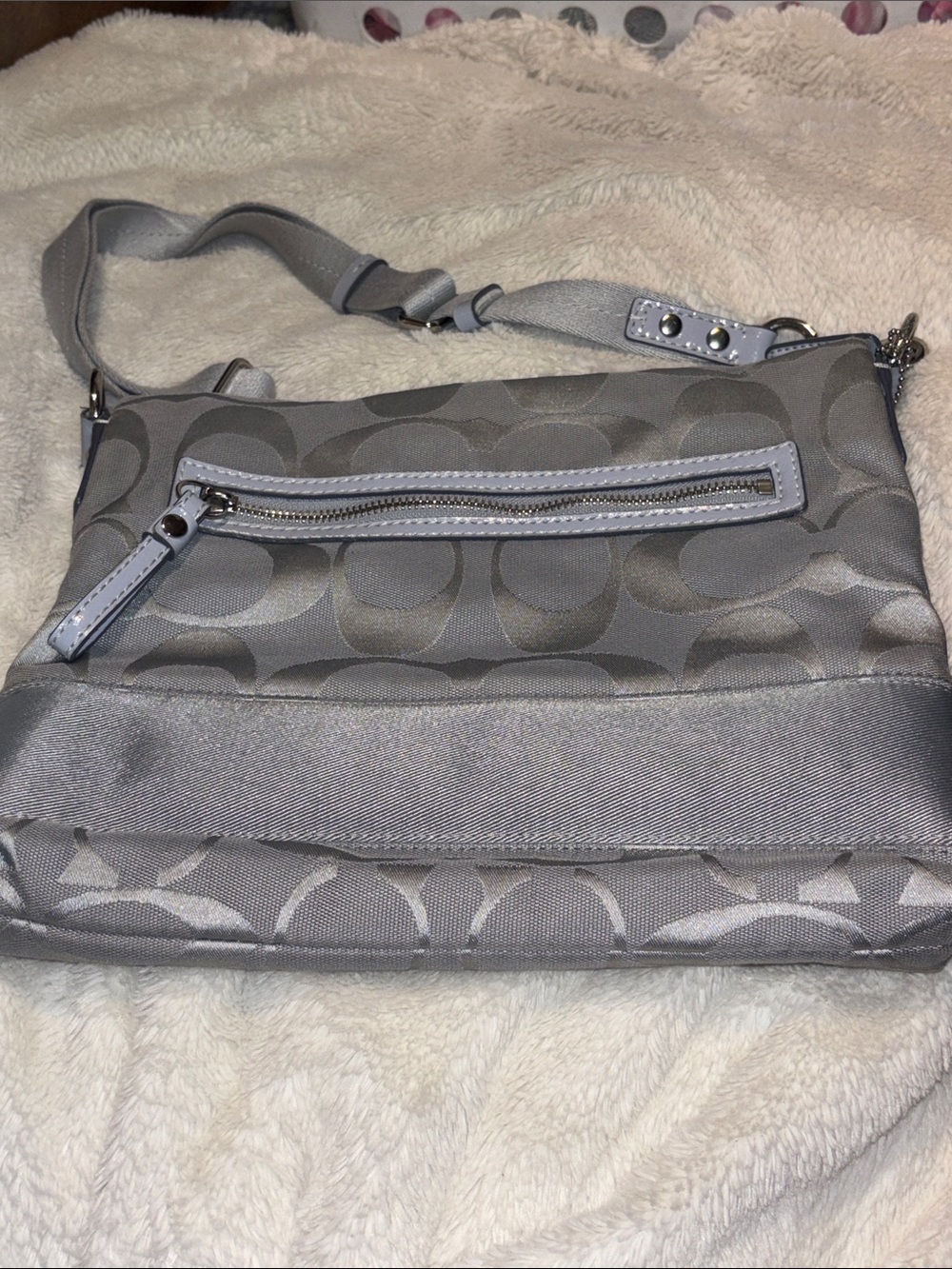 Coach Gray Signature Shoulder Bag with Adjustable Strap - Picture 4 of 15